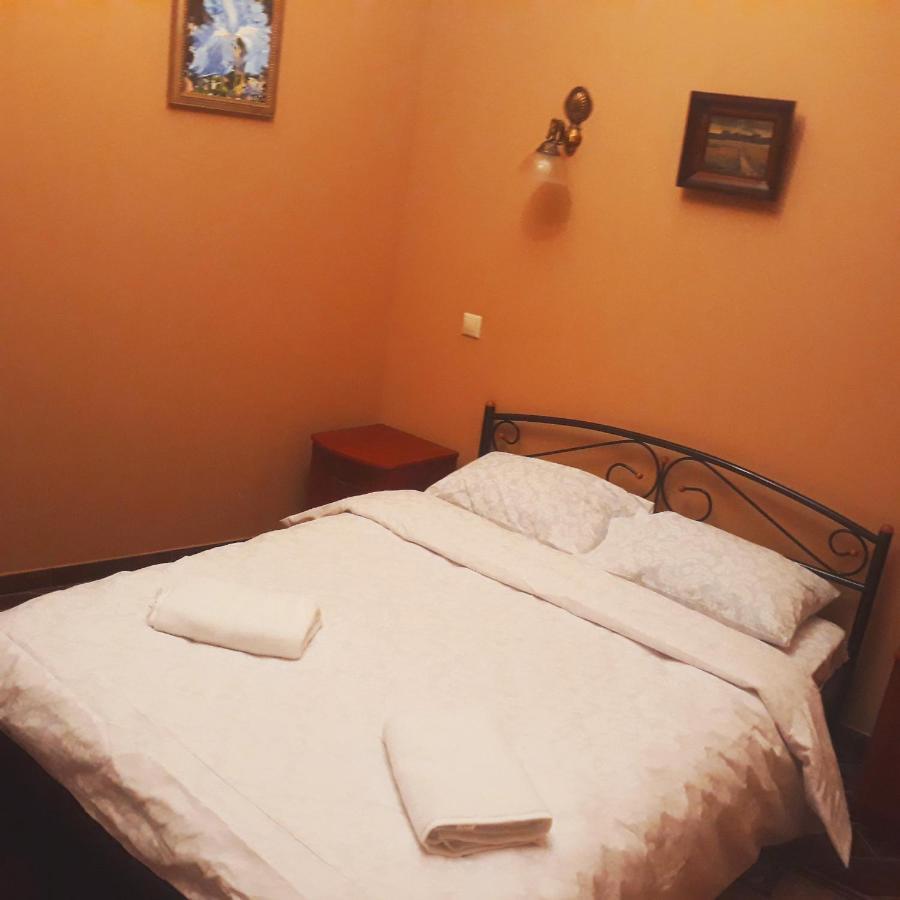 Ferienwohnung Sofiivs'Ka Street, 1,, Kiew Exterior foto
