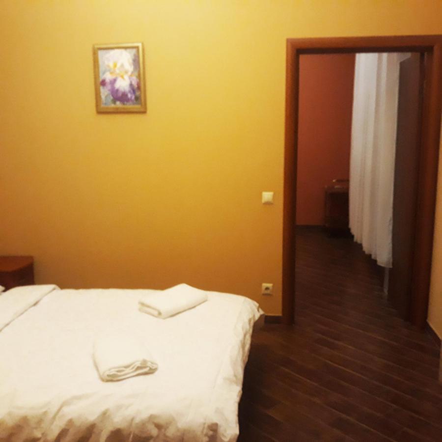 Ferienwohnung Sofiivs'Ka Street, 1,, Kiew Exterior foto